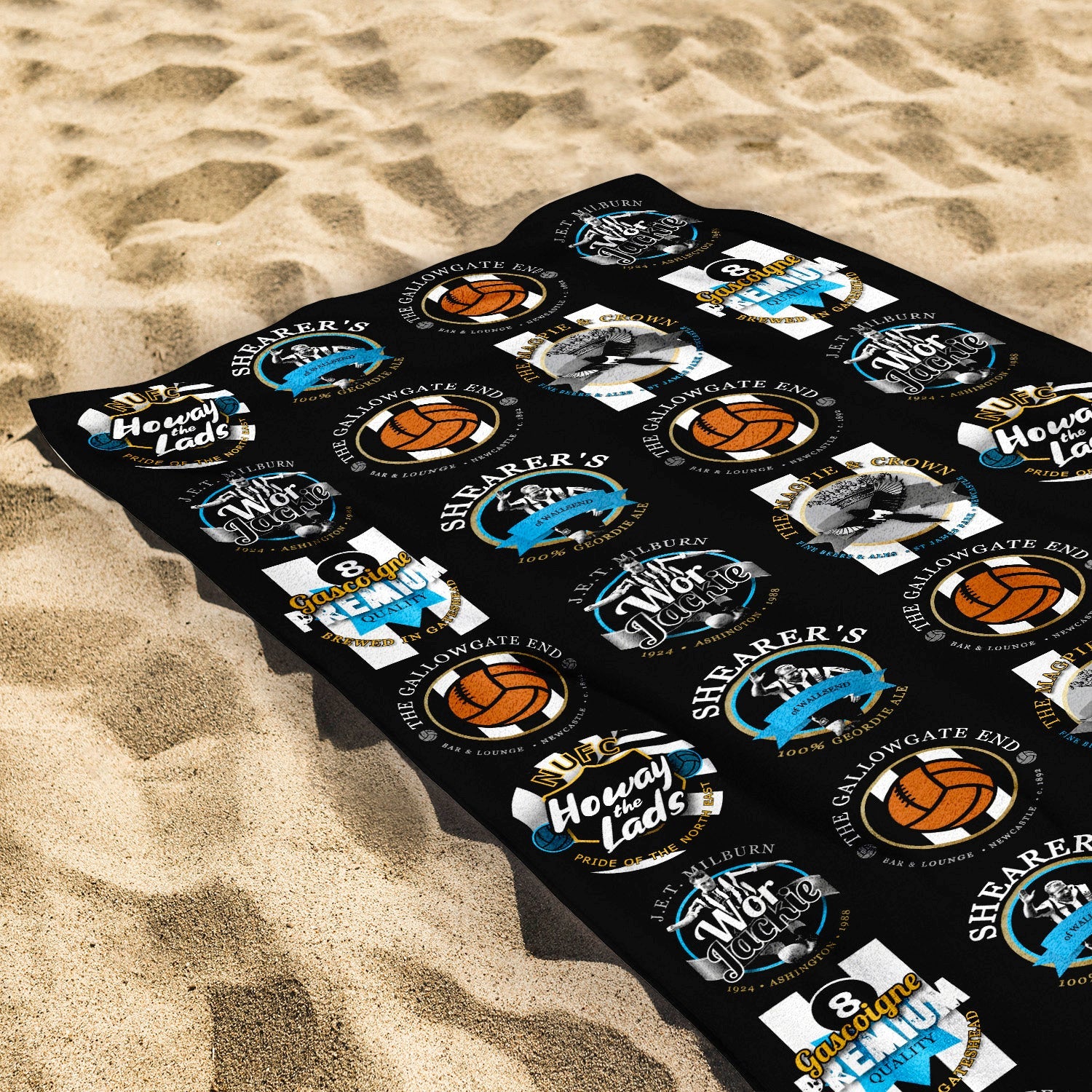 Newcastle - Football Legends - Microfibre Beach Towel - 150cm x 75cm