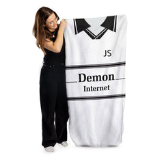 Fulham - 2000 HOME Shirt - Personalised Retro Lightweight, Microfibre Beach Towel - 150cm x 75cm